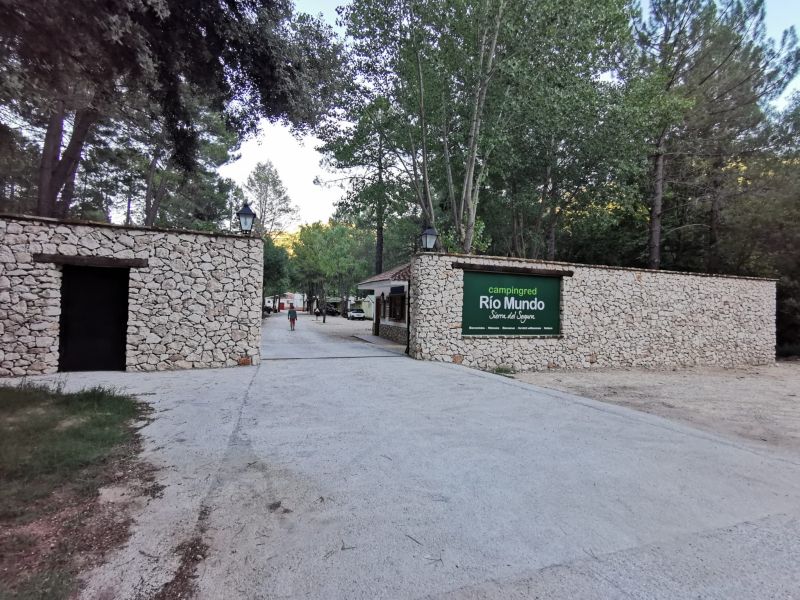 ¡El camping perfecto cerca del nacimiento del Río Mundo, en Albacete, ya está abierto!